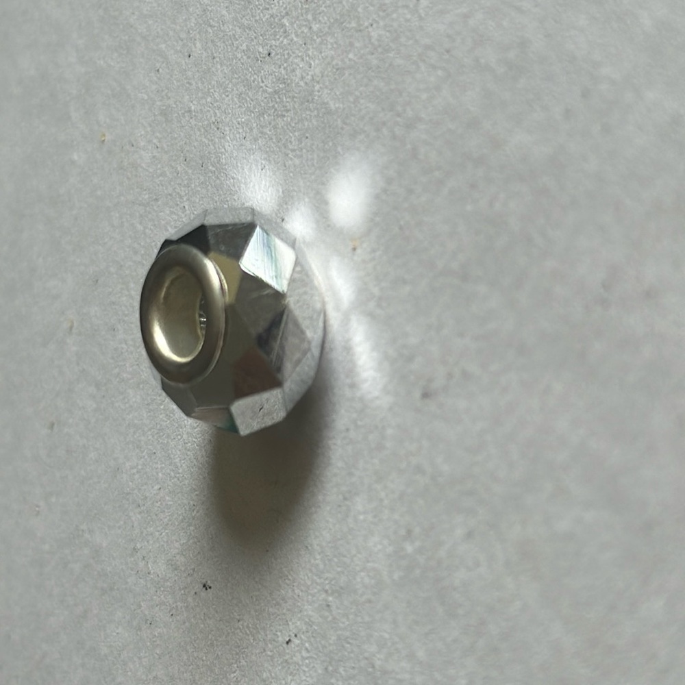 Judith Tipka mirrored bead